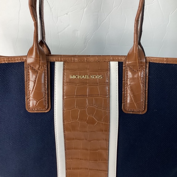 NWT MICHAEL KORS GREENWICH LARGE EAST WEST TOTE BAG NAVY CANVAS CROCO BR… - Picture 4 of 9